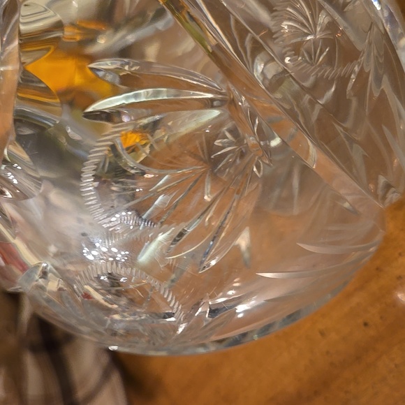 Lovely Lead Crystal Rose Bowl Vase - Picture 6 of 8